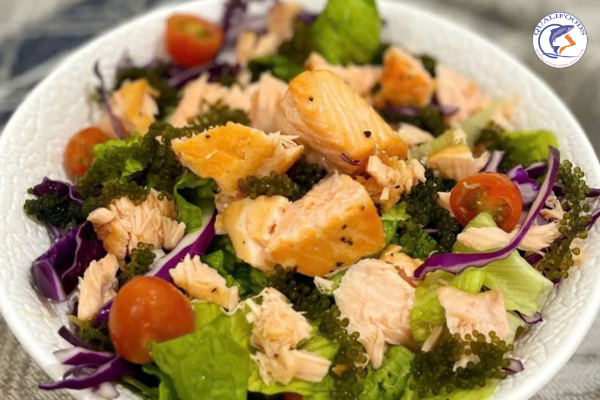 “Đổi gió” ngày Tết với salad cá hồi rong nho ngon miệng, giàu dinh dưỡng