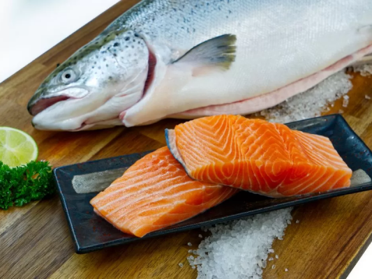 Đặc điểm của cá hồi nguyên con