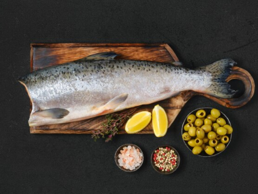 Đặc điểm cá hồi nguyên con đông lạnh